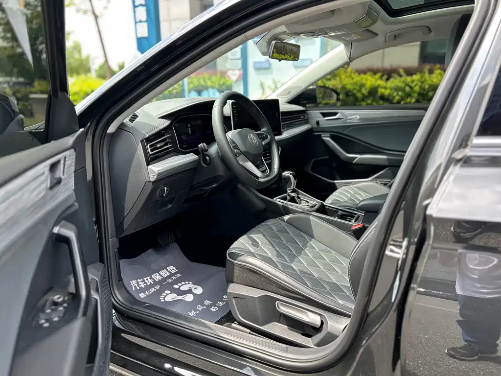 Volkswagen Sagitar — миниатюра 4