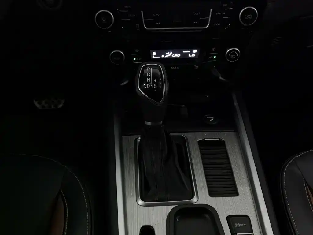 Geely Vision X6 — миниатюра 13