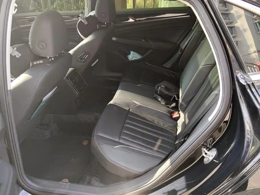 Volkswagen Passat — миниатюра 11