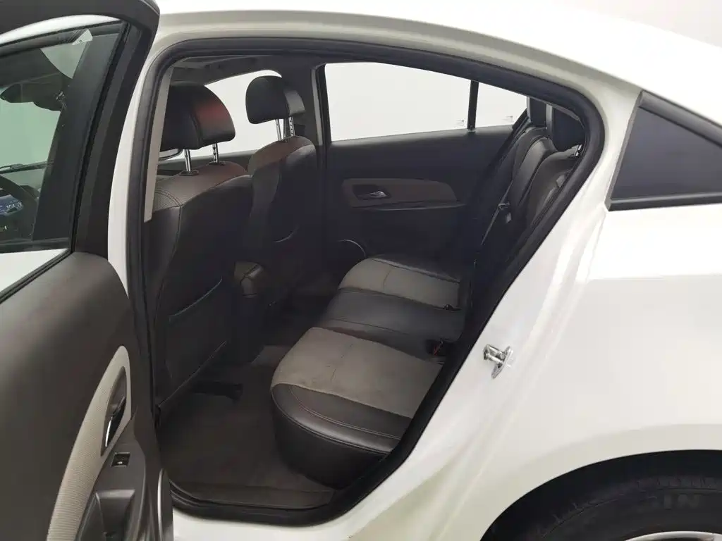 Chevrolet Cruze — миниатюра 15