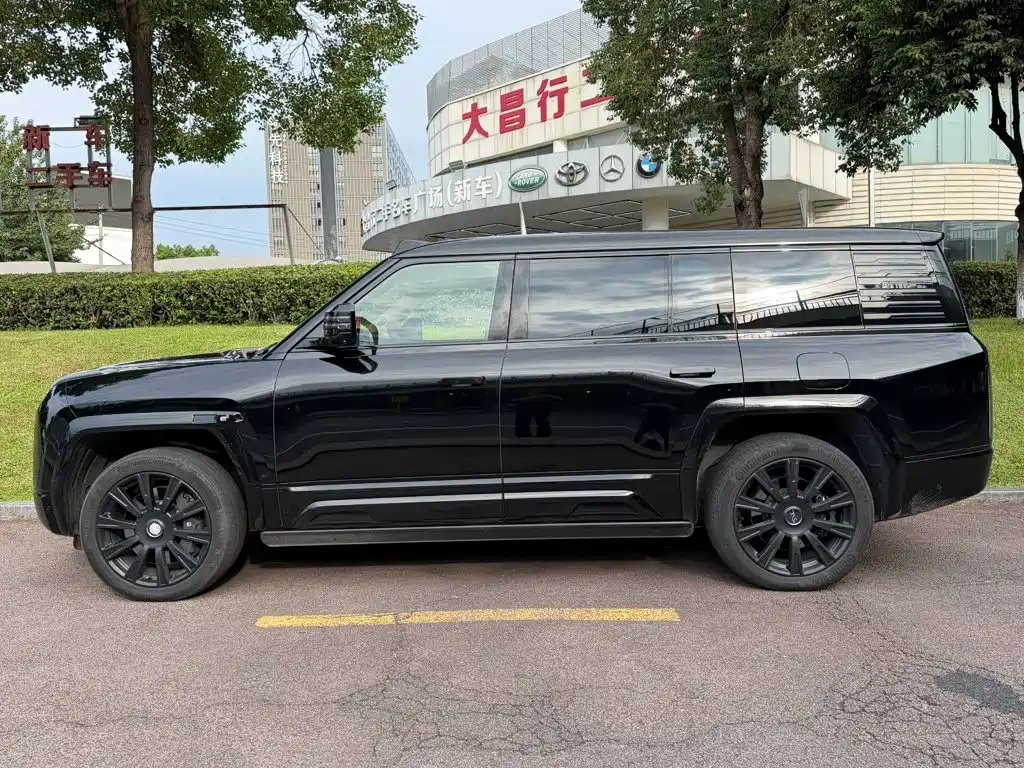 Yangwang Yangwang U8 L — миниатюра 3