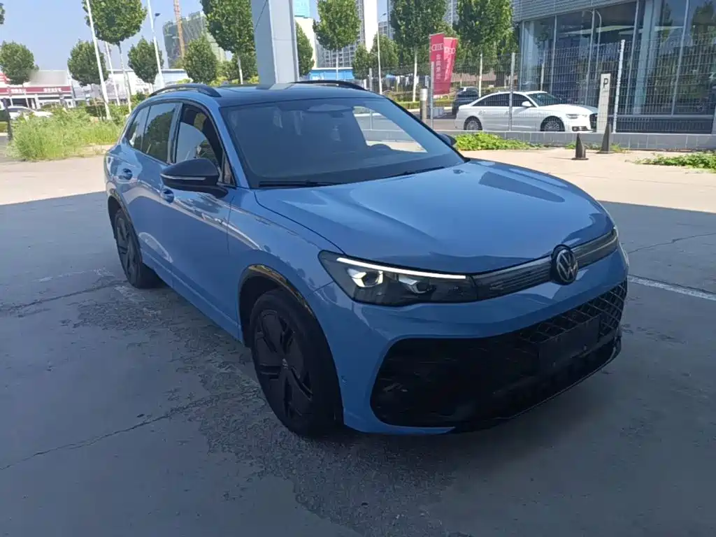 Volkswagen Tiguan L — миниатюра 4