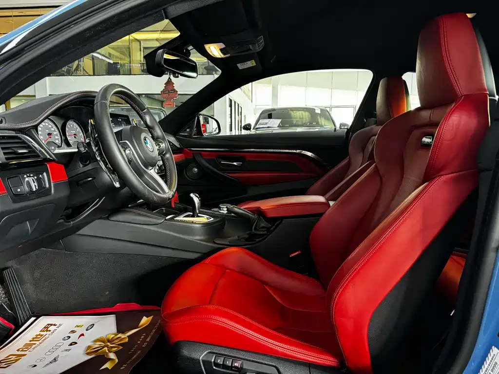 BMW M4 — миниатюра 7