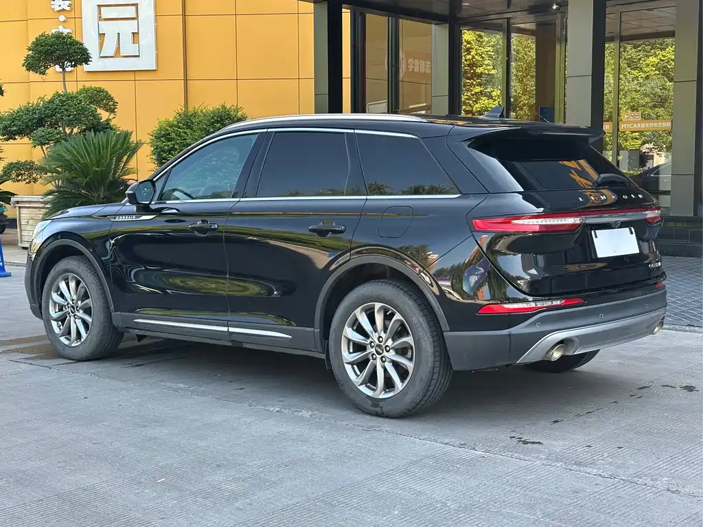 Lincoln Corsair — миниатюра 5