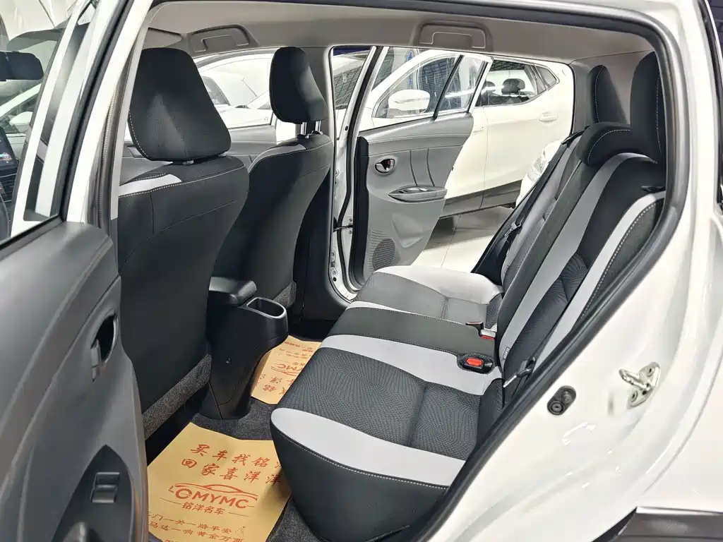 Toyota Yaris L — миниатюра 6