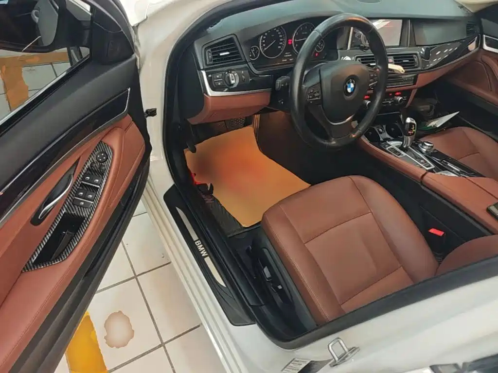 BMW 5 Series — миниатюра 16