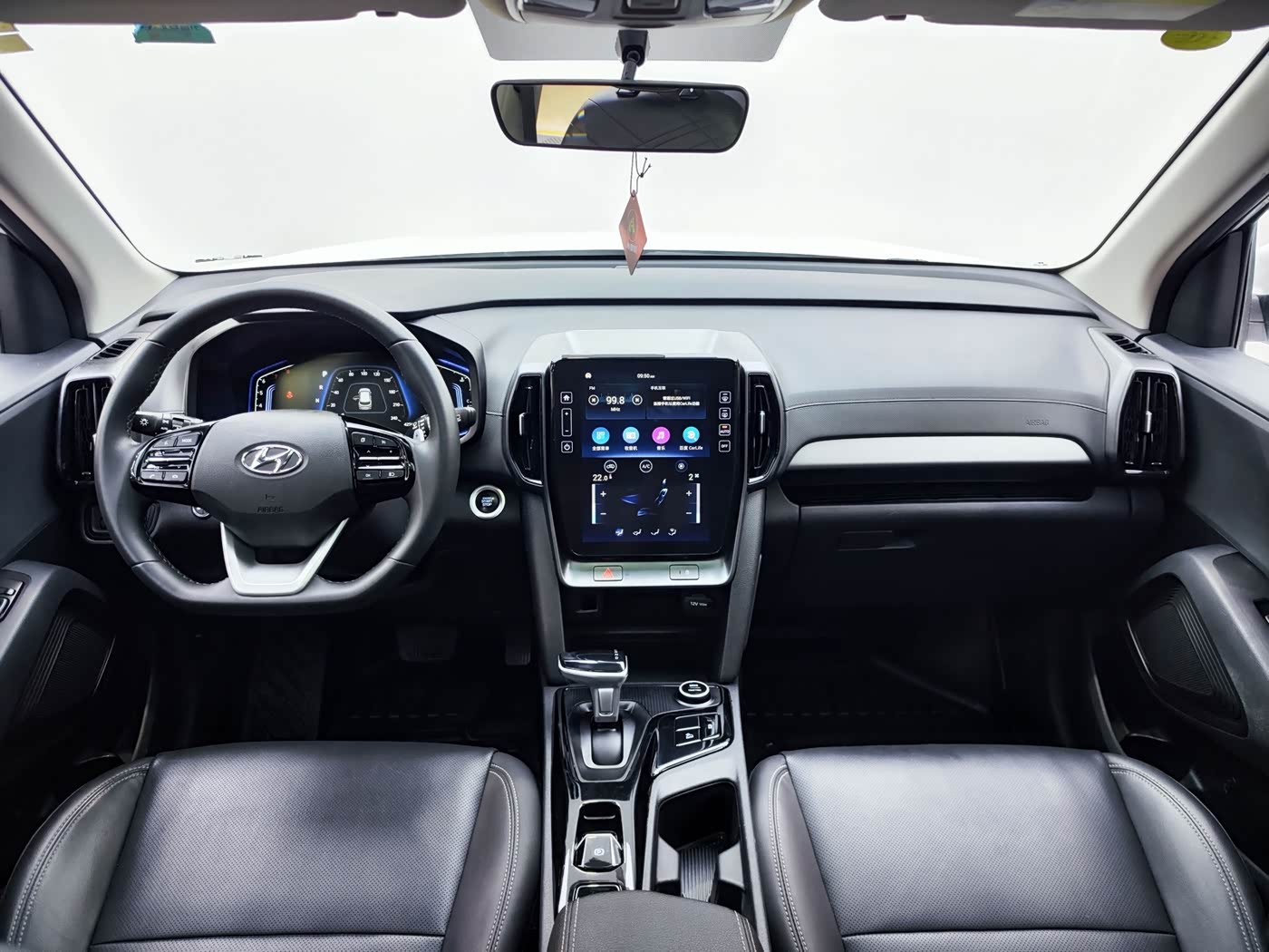 Hyundai Beijing Hyundai ix35 1.4 л 2023 г. Белый, пробег 42699 км