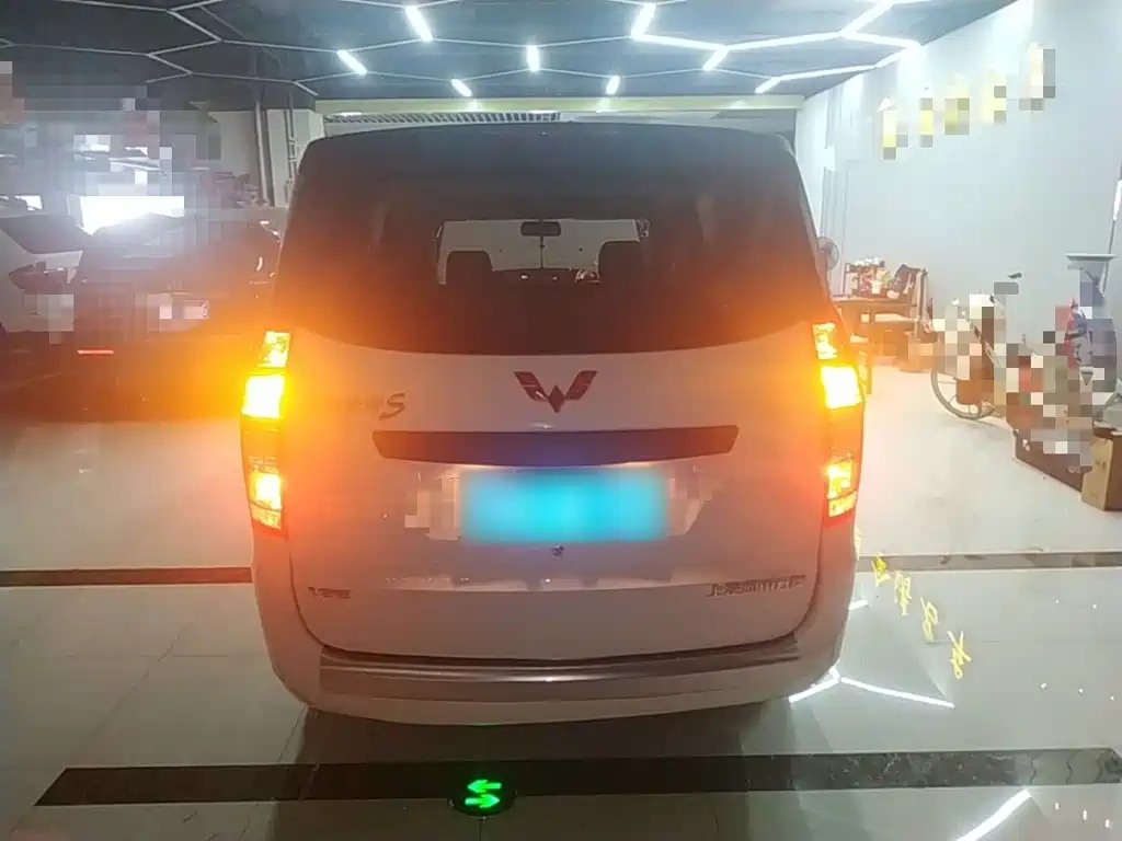 Wuling Hongguang — миниатюра 6