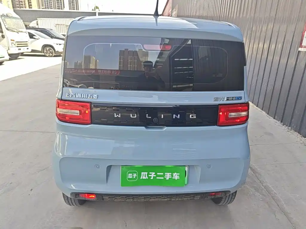 Wuling MINIEV — миниатюра 6