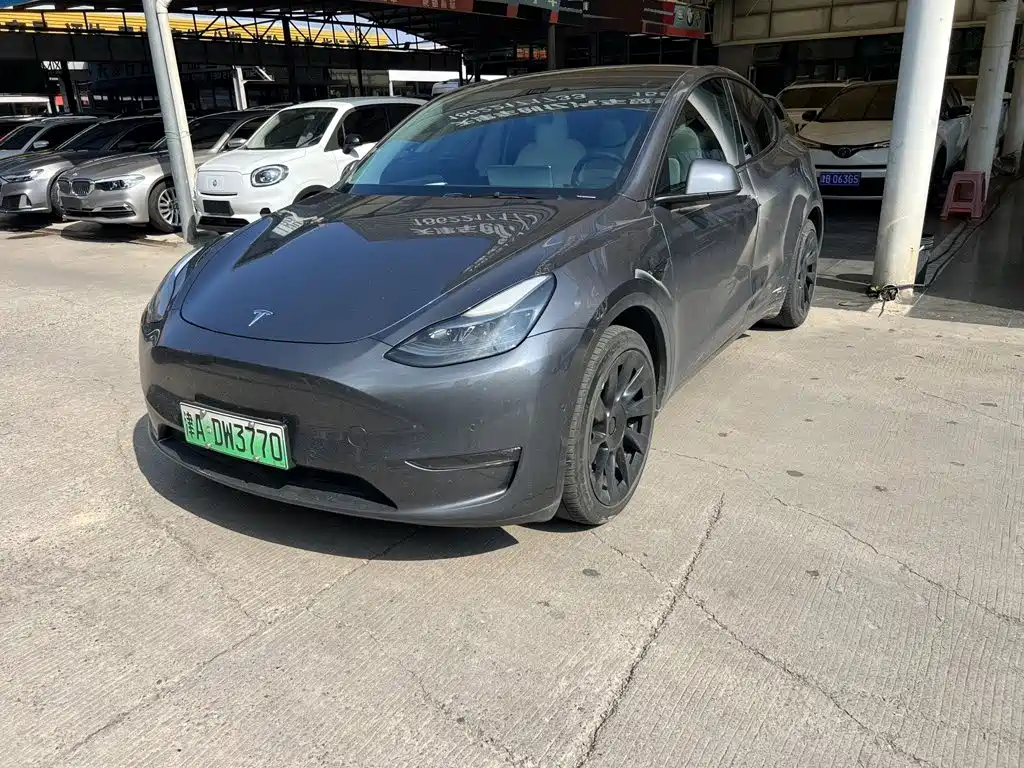 2021 Tesla Model Y - zdjęcie 1 z 7