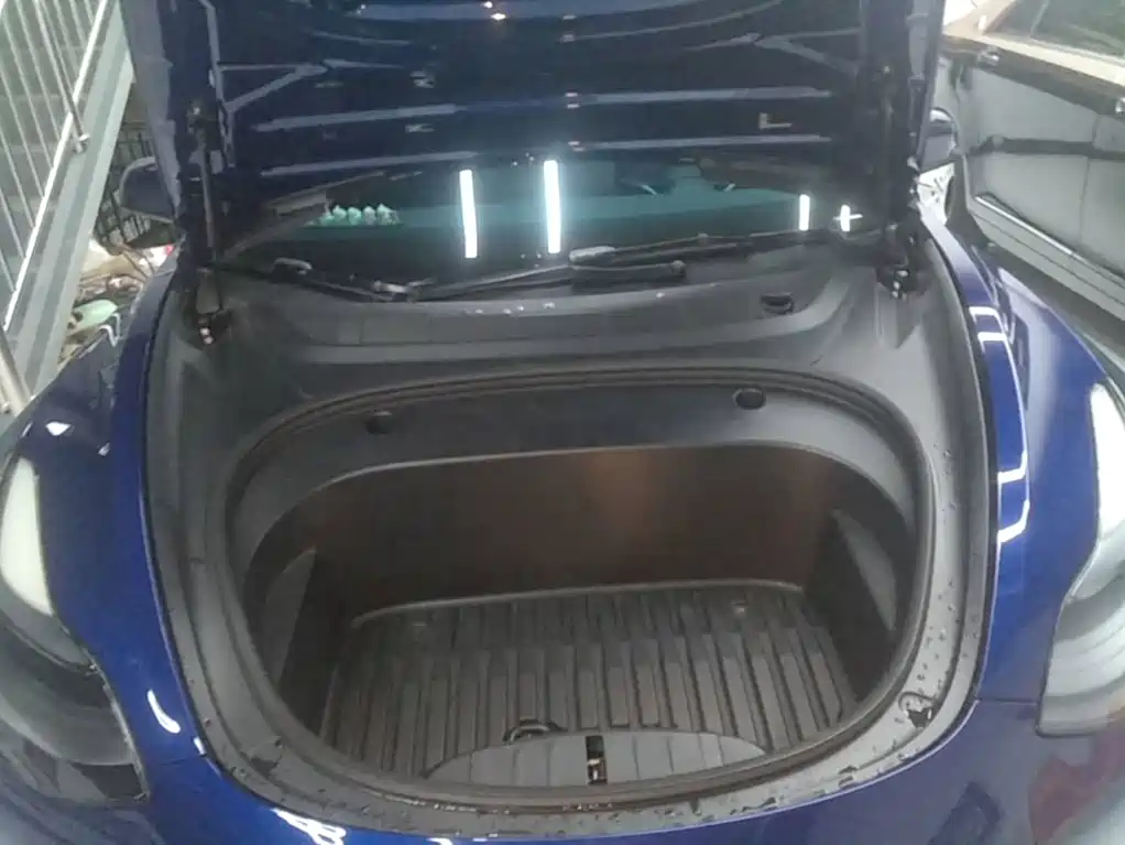 Tesla Model 3 — миниатюра 20