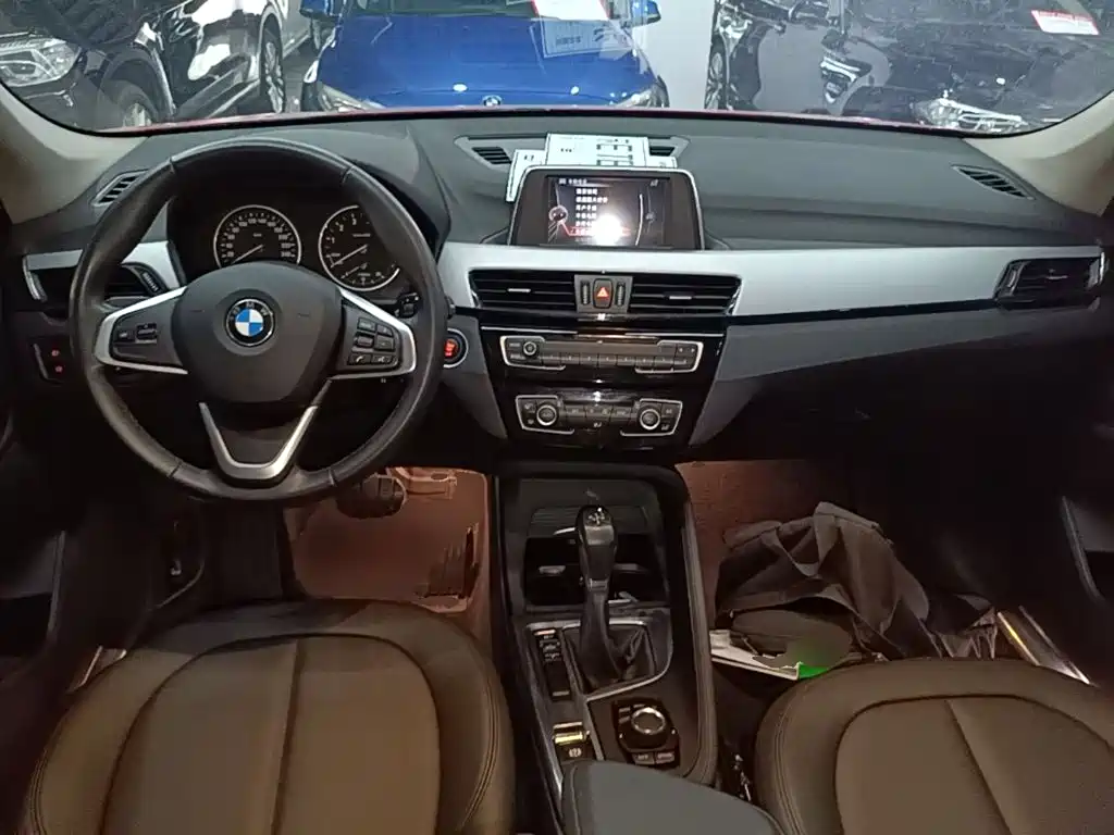 BMW X1 — миниатюра 10
