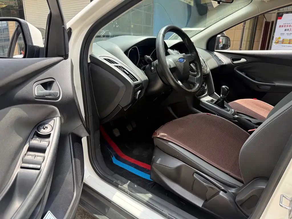Ford Focus — миниатюра 8