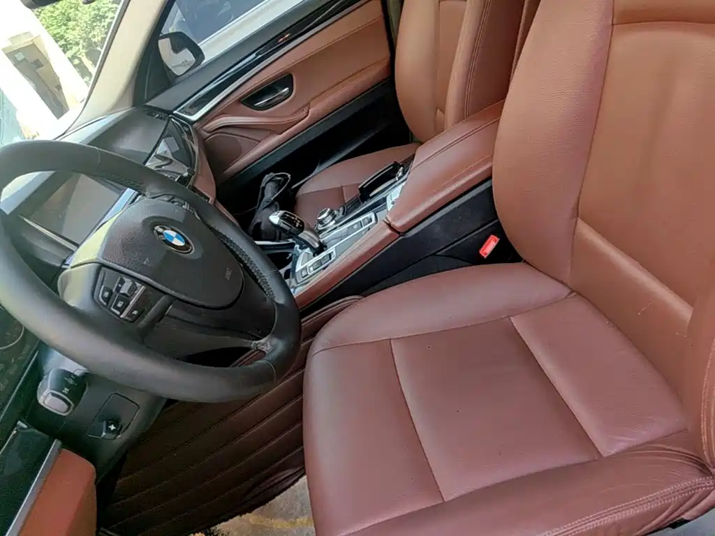 BMW 5 Series — миниатюра 15