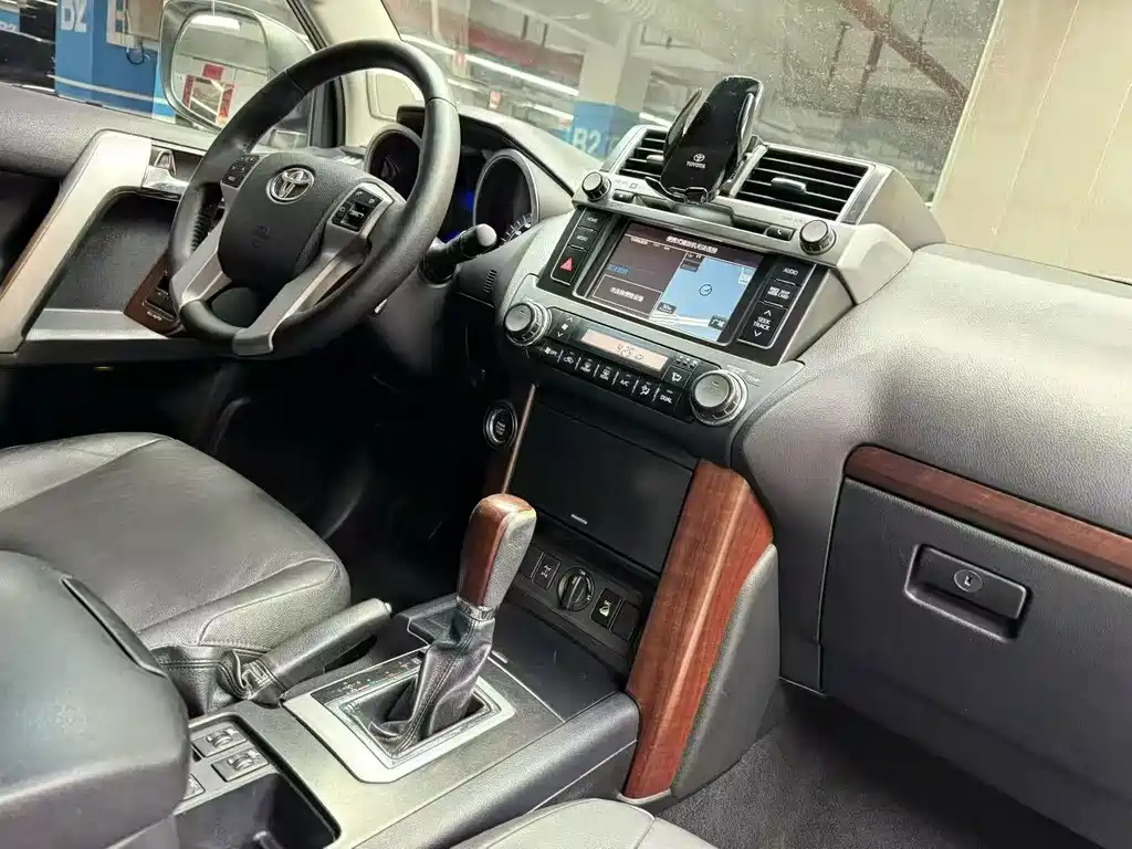 Toyota Prado — миниатюра 8
