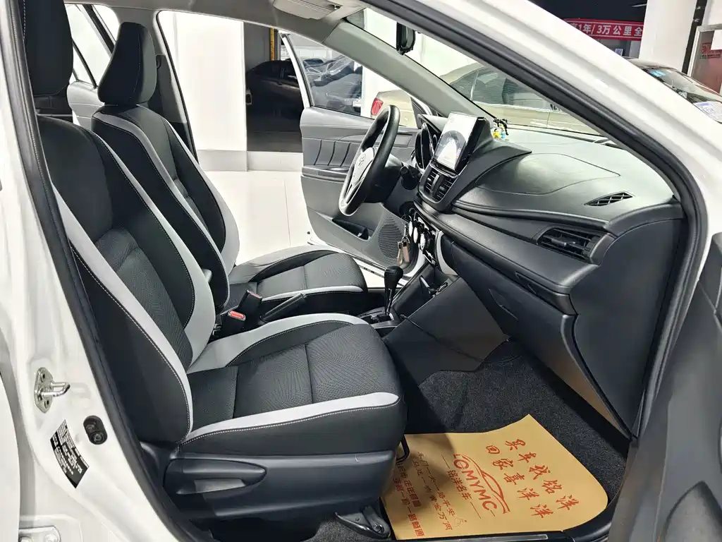 Toyota Yaris L — миниатюра 8