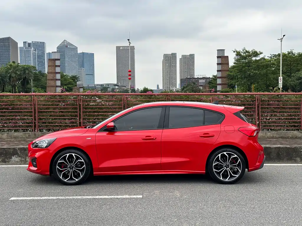 Ford Focus — миниатюра 5
