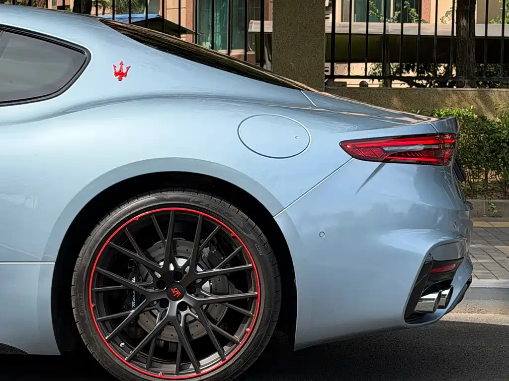 Maserati GranTurismo — миниатюра 22