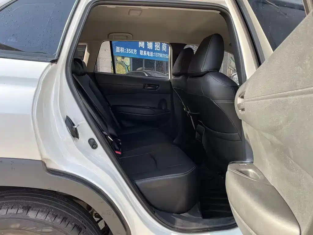Toyota Corolla Cross — миниатюра 10