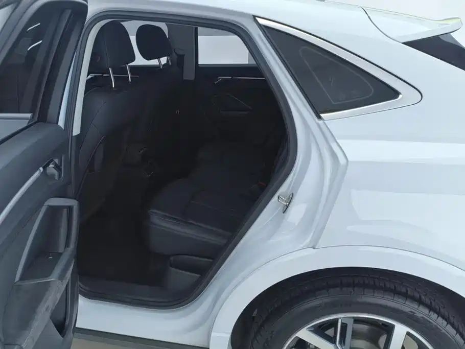 Audi Q3 Sportback — миниатюра 11