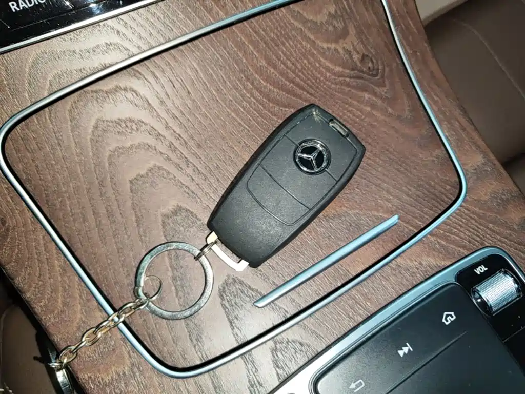 Mercedes-Benz E-Class — миниатюра 9