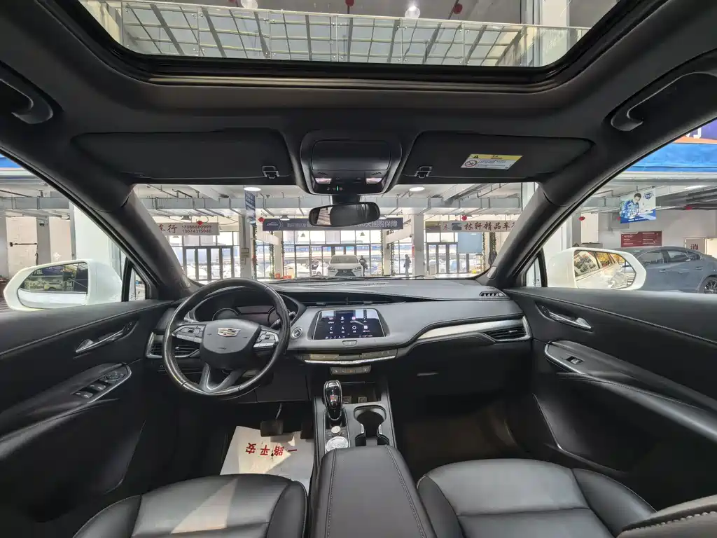 Cadillac XT4 — миниатюра 6