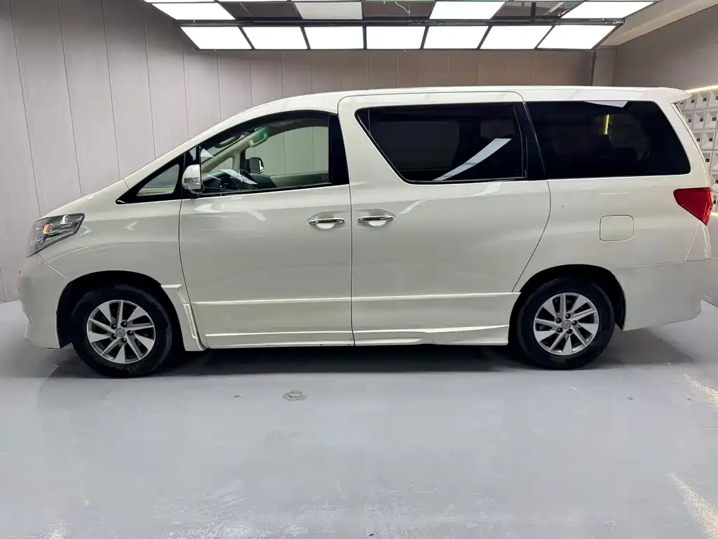 Toyota Alphard 2011 3.5L Luxury