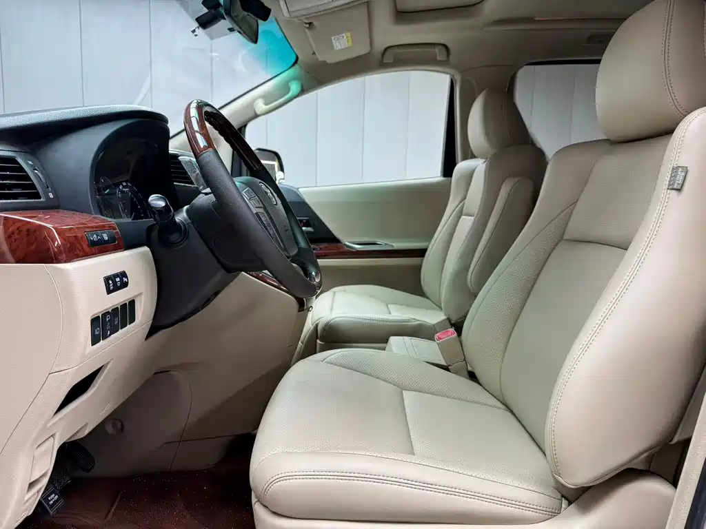 Toyota Alphard 2011 3.5L Luxury