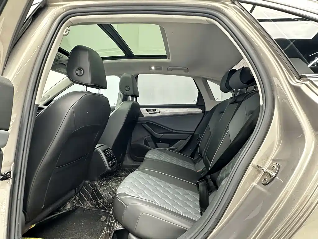 Volkswagen Sagitar — миниатюра 5