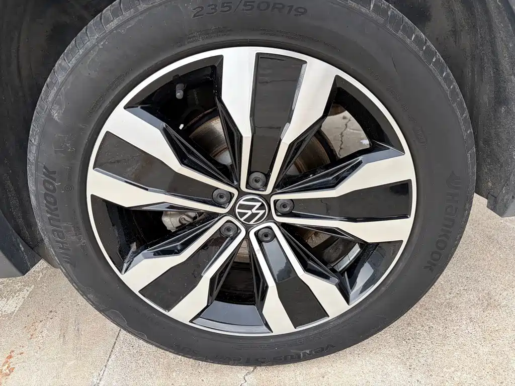 Volkswagen Tiguan L — миниатюра 15
