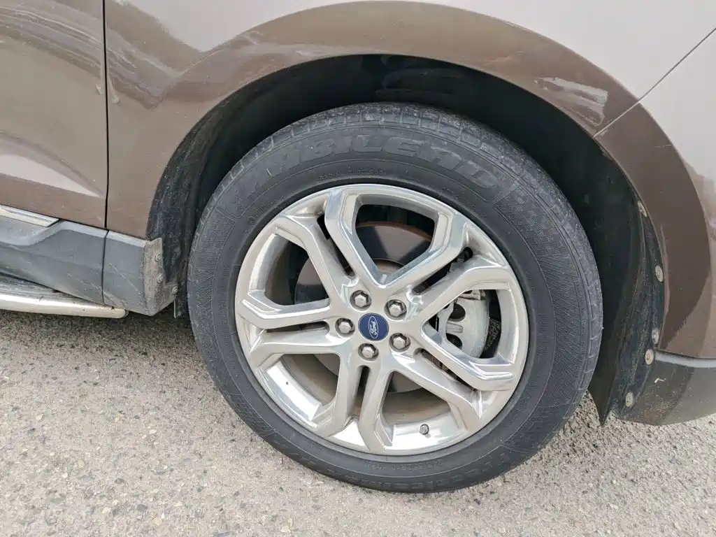 Ford Edge — миниатюра 8