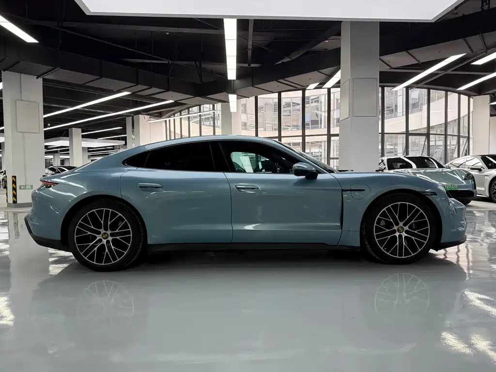 Porsche Taycan — миниатюра 4
