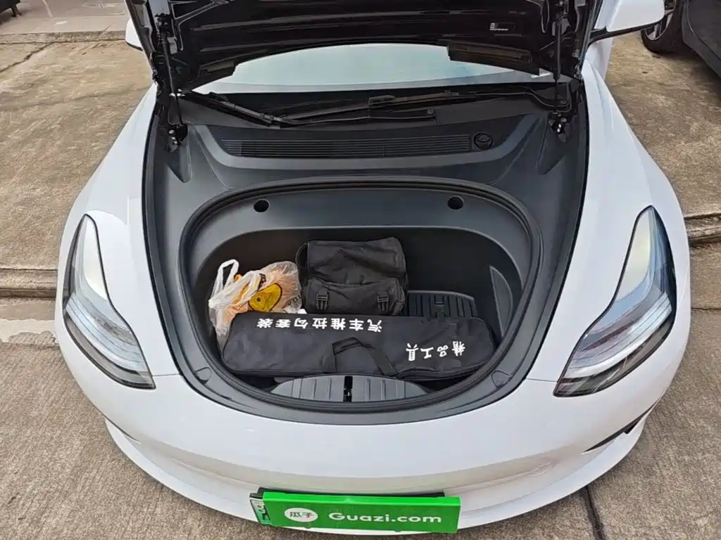 Tesla Model 3 — миниатюра 20