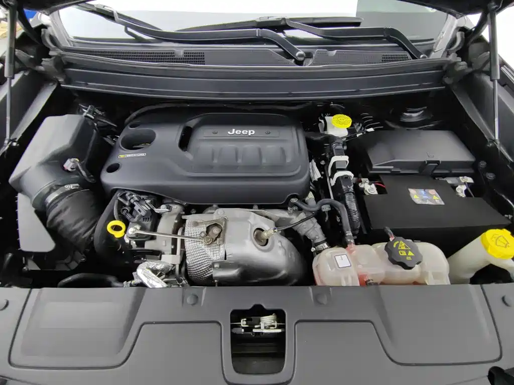 Jeep Grand Commander — миниатюра 6