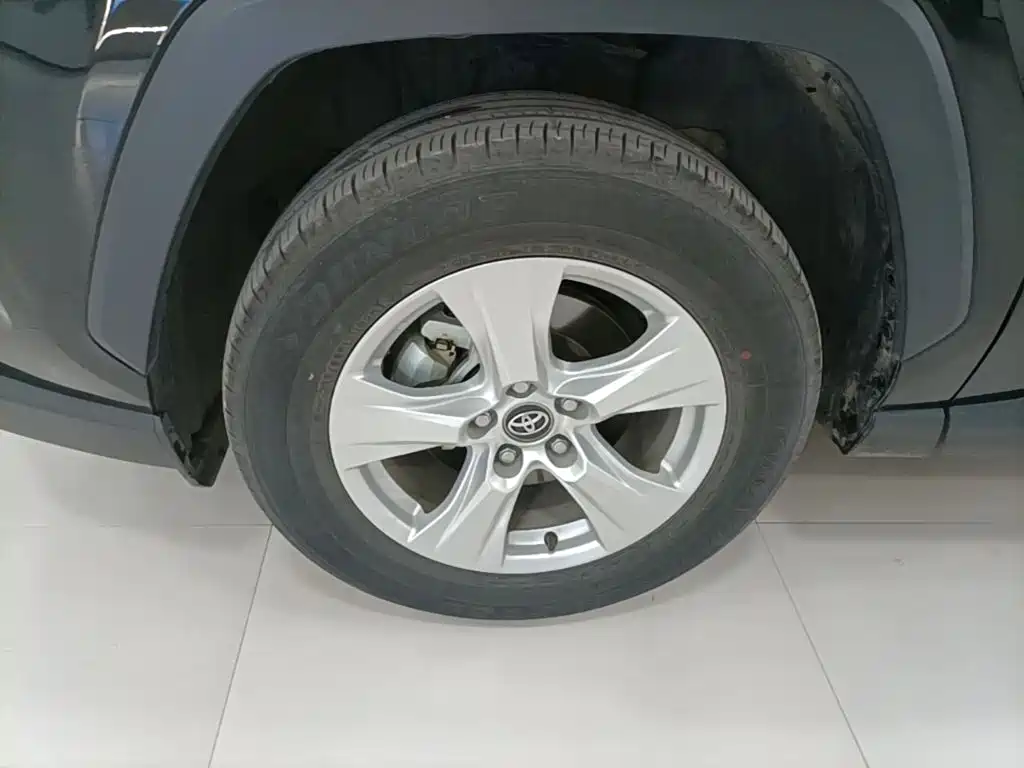 Toyota RAV4 — миниатюра 23