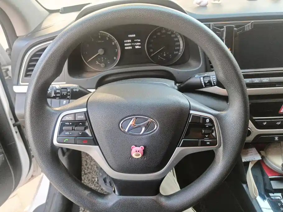 Hyundai Elantra — миниатюра 15