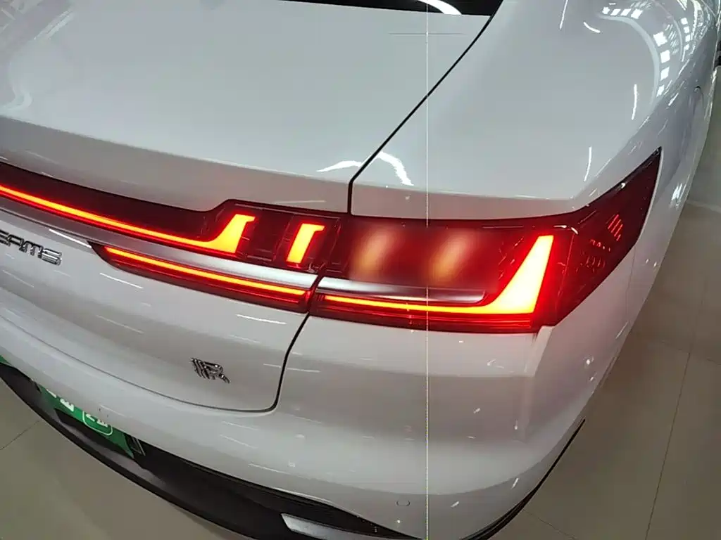 BYD Han — миниатюра 8
