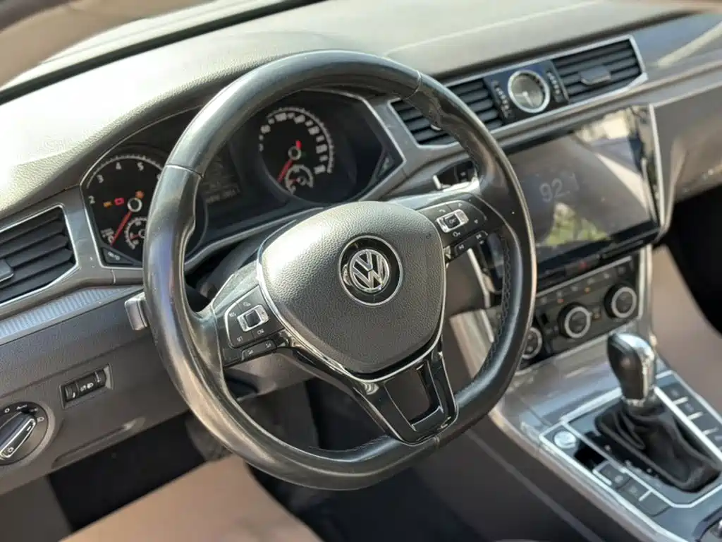 Volkswagen Passat — миниатюра 21