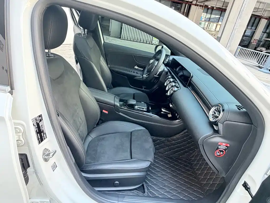 Mercedes-Benz A-Class — миниатюра 14