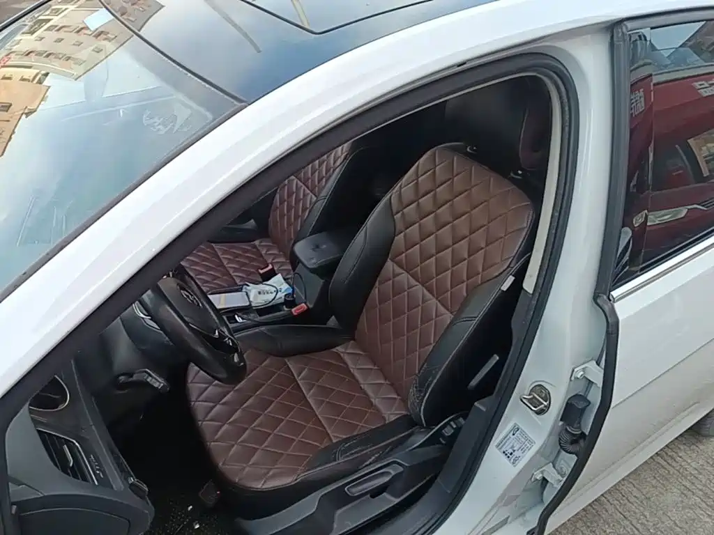 Volkswagen Golf — миниатюра 13