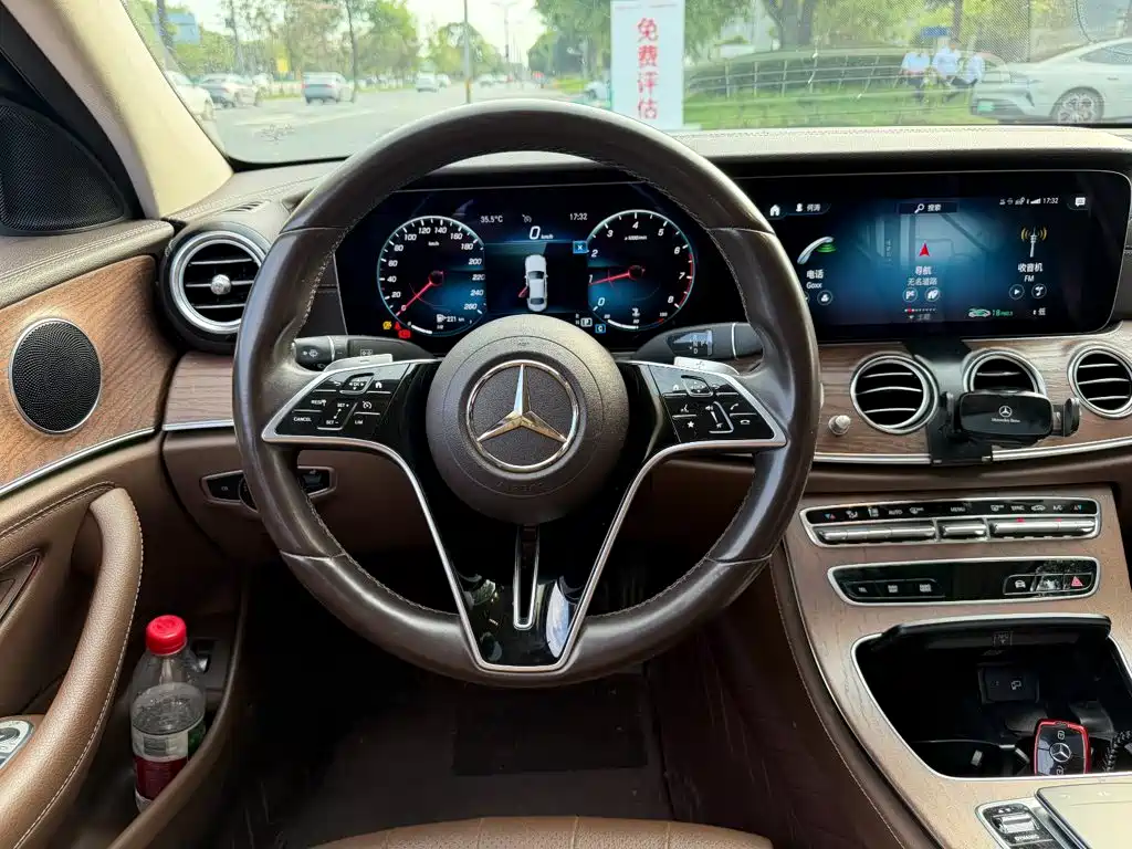 Mercedes-Benz E-Class — миниатюра 14