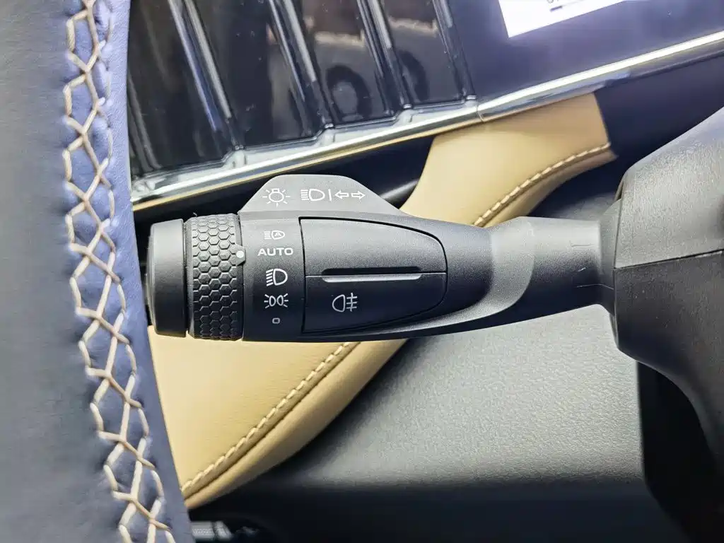 Geely Boyue L — миниатюра 21