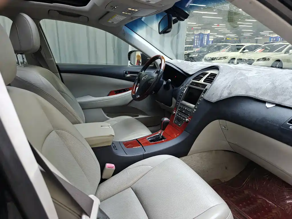 Lexus ES — миниатюра 7