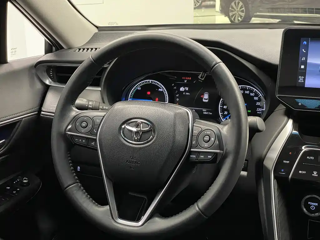 Toyota Harrier Hybrid 2.5L CVT 4WD Luxury Edition, фото 17