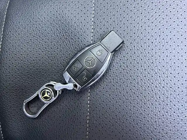 Mercedes-Benz C-Class — миниатюра 16
