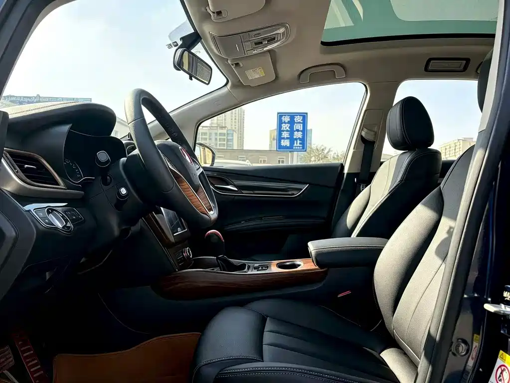 BYD MAX — миниатюра 4
