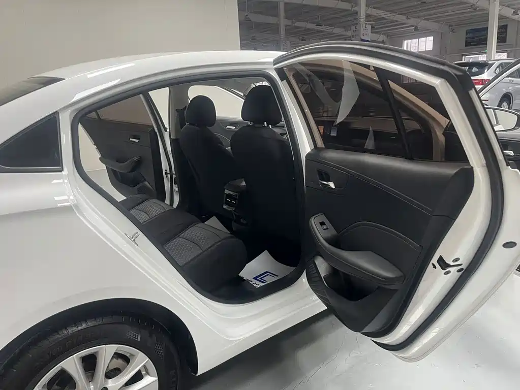 Roewe i5 — миниатюра 11