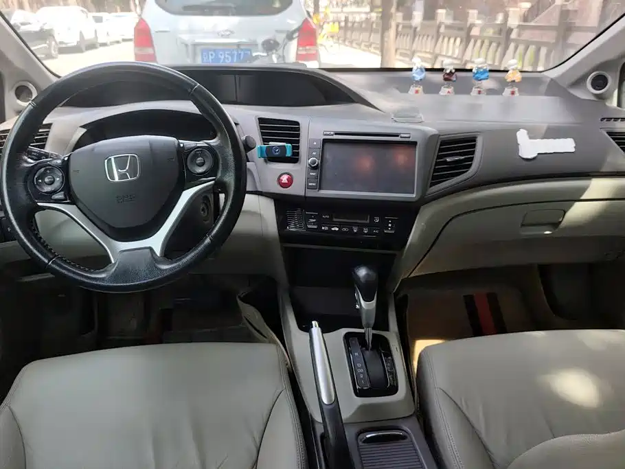 Honda Civic — миниатюра 12