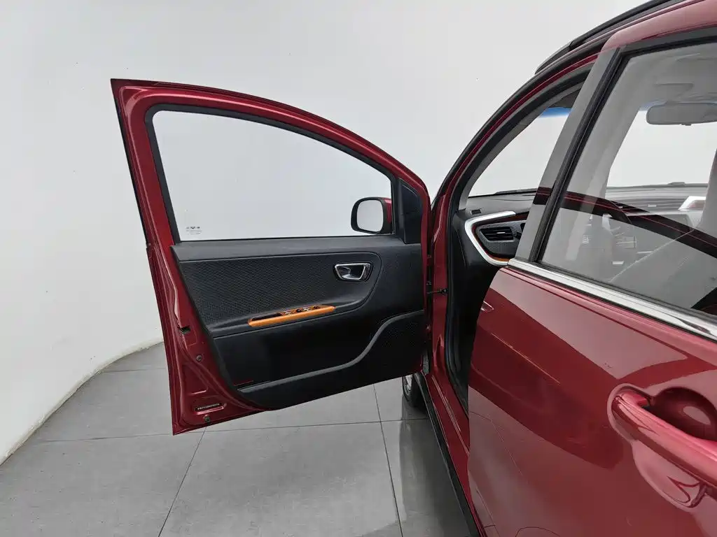 Geely Vision X1 — миниатюра 8