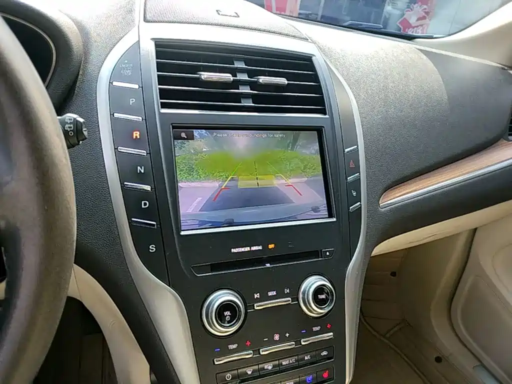 Lincoln MKC — миниатюра 13
